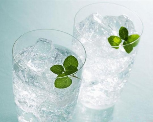 Làm đẹp da và vòng 1 miễn phí với đá lạnh (1) Làm đẹp da và vòng 1 miễn phí với đá lạnh (1)