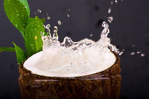Nước dừa tươi trị mụn, trắng da (3) Nước dừa tươi trị mụn, trắng da (3)