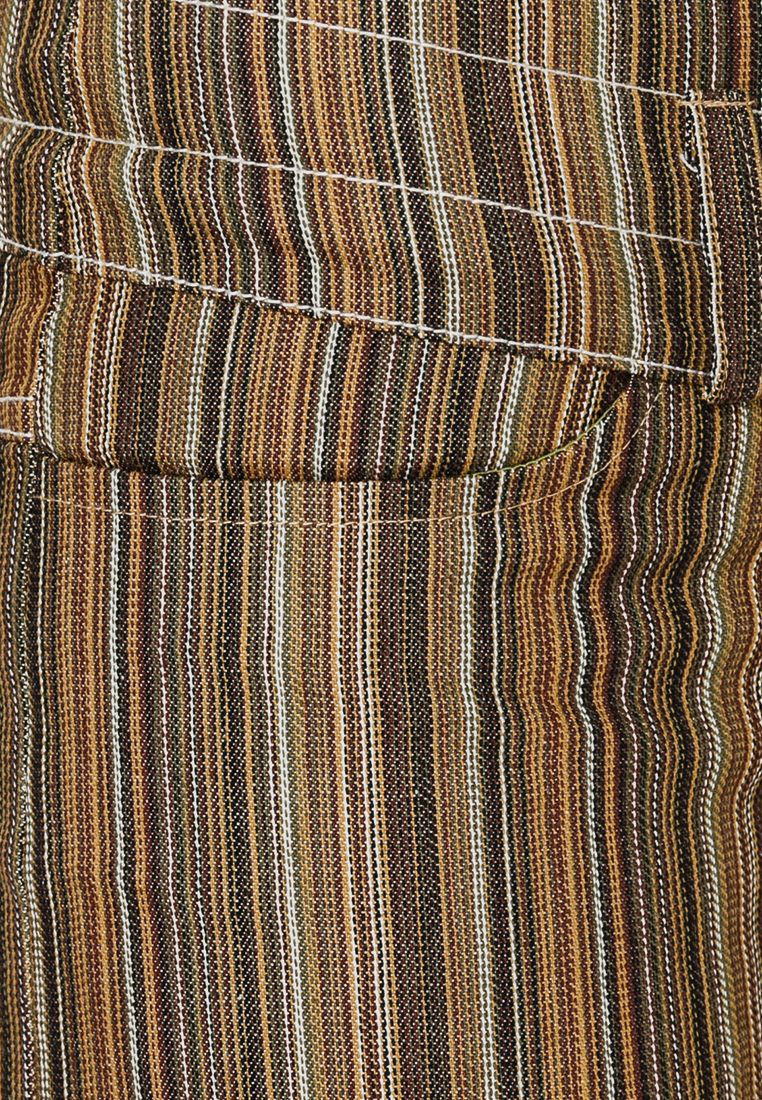 Xh - EO 711 - Quần short ngắn