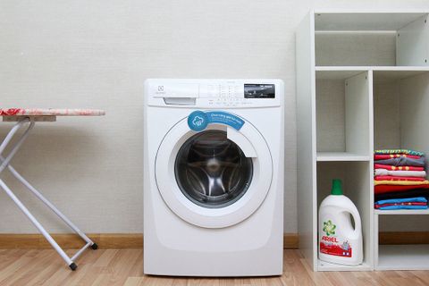 Máy giặt Electrolux 8 kg EWF 10843