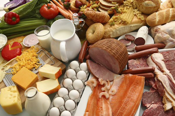 Ăn nhiều protein mỗi ngày giúp bạn cải thiện cân nặng hiệu quả.