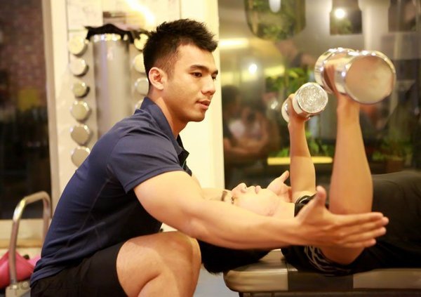 Dưới sự hướng dẫn của huấn luyện viên giúp bạn luyện tập tốt hơn