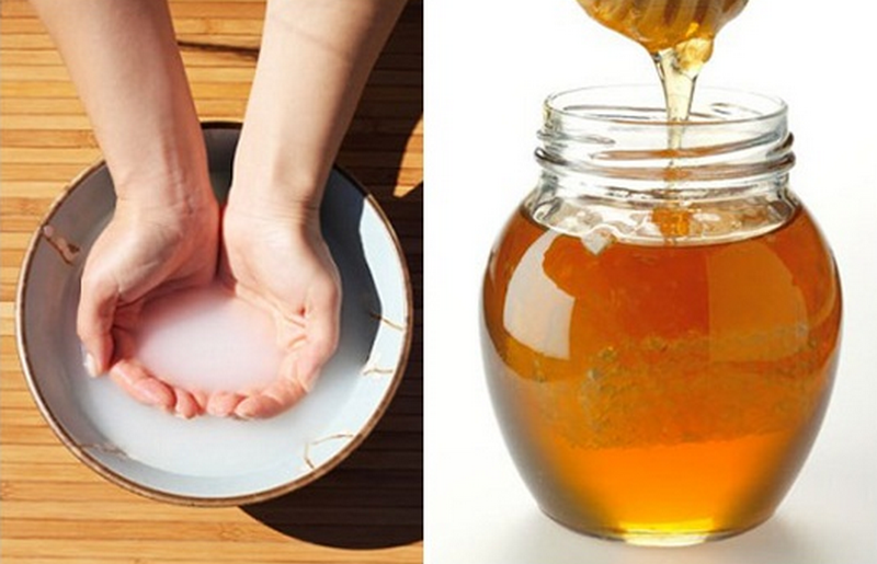 Mật ong với nước vo gạo giúp tóc bạn mềm mượt tự nhiên hơn.