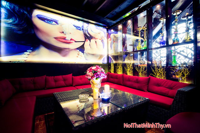 sofa nhựa giả mây