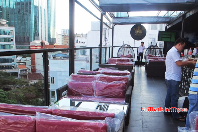 sofa nhựa giả mây