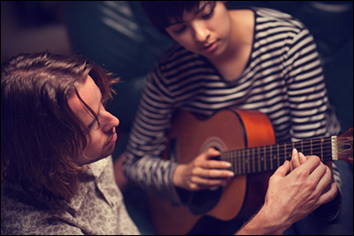 Hướng dẫn mua đàn Acoustic Guitar