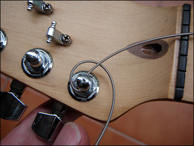 Những nguyên nhân gây đứt dây đàn Guitar