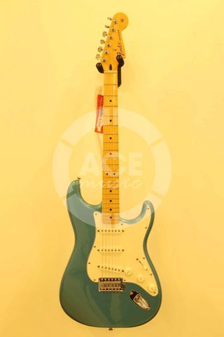 FENDER 0144602502 STANDARD STRATOCASTER LAKE PLACID BLUE