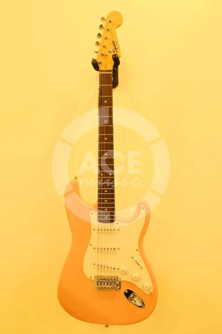 FENDER SQUIER 0310001570 BULLET STRATOCASTER TREMOLO