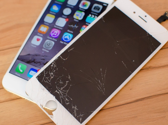 Nên cẩn thận khi lựa chọn thay màn hình iphone giá rẻ