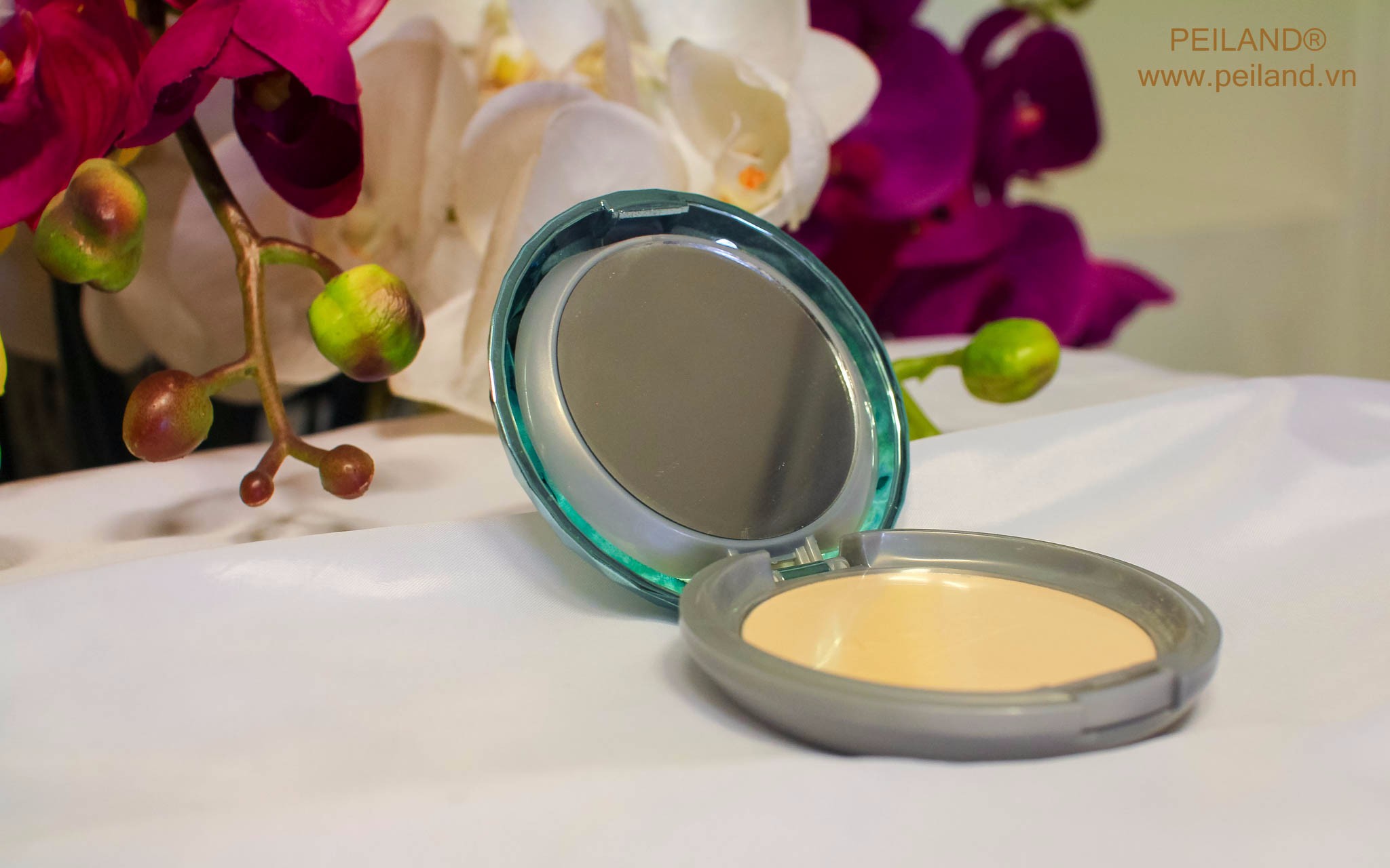 Phan-nen-sieu-min-chong-nang-spf-15-mau-xanh-15-g-05