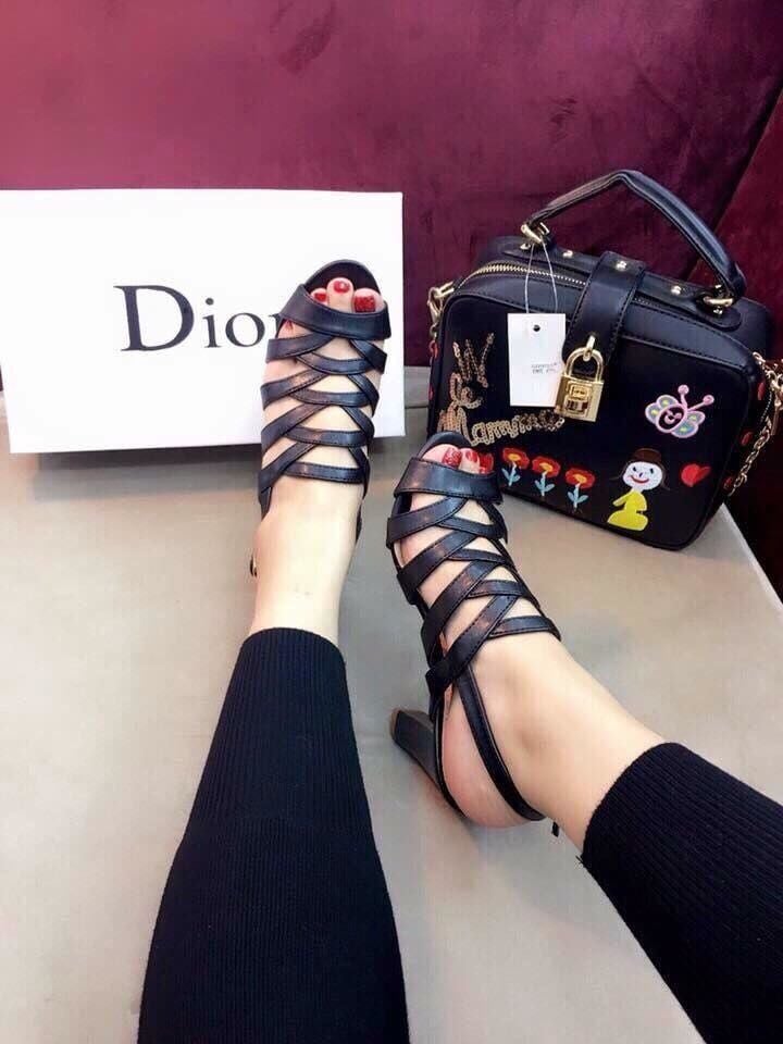 Giày cao gót Dior - Giá 390.000 ngàn - Màu đen - Đẹp 102