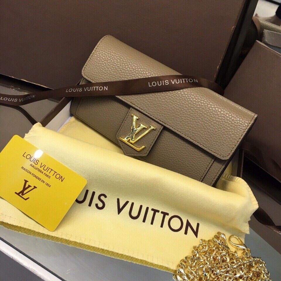 Ví cầm tay Lv hàng Full box - Giao tại Shop Đẹp 102