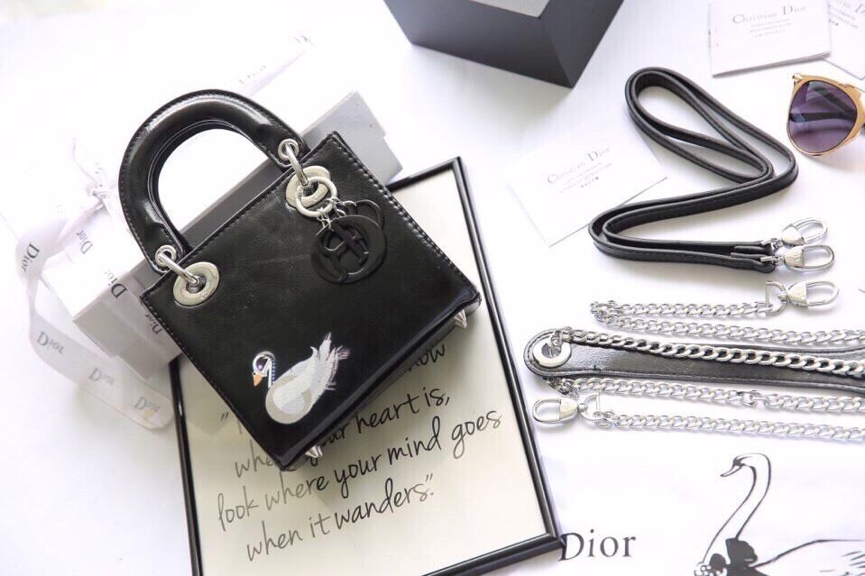 Túi xách Dior thiên nga size 20cm hàng chuẩn F1 -Giao tại Shop Đẹp102