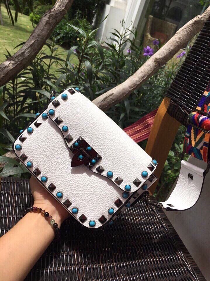 Túi xách Valentino đinh mới hàng chuẩn F1- Giao tại Shop Đẹp102