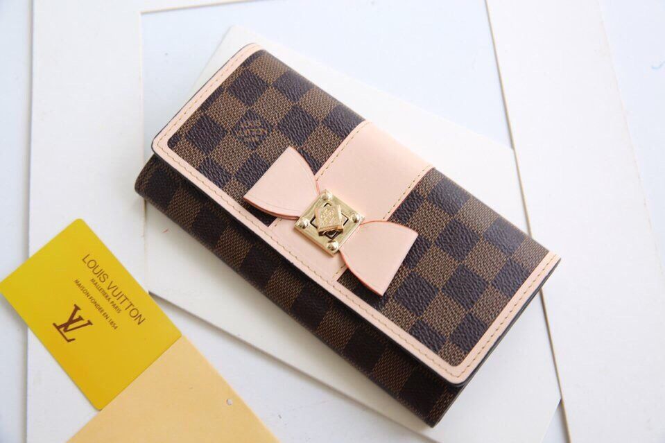 Ví cầm tay Lv khoá xoay hàng chuẩn F1 size 12cm -Giao tại Shop Đẹp102