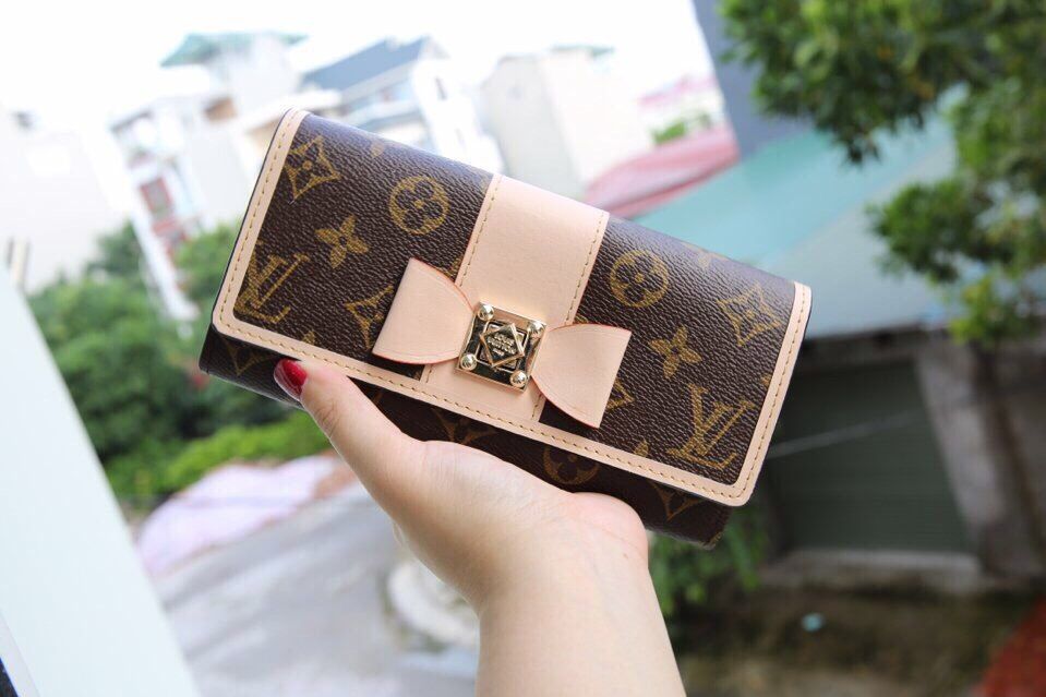Ví cầm tay Lv khoá xoay hàng chuẩn F1 size 12cm -Giao tại Shop Đẹp102