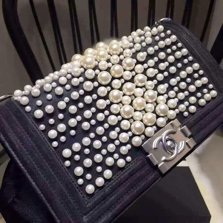 Túi xách Chanel boy ngọc trai hàng chuẩn F1 size 25cm -Giao tại Shop Đẹp102