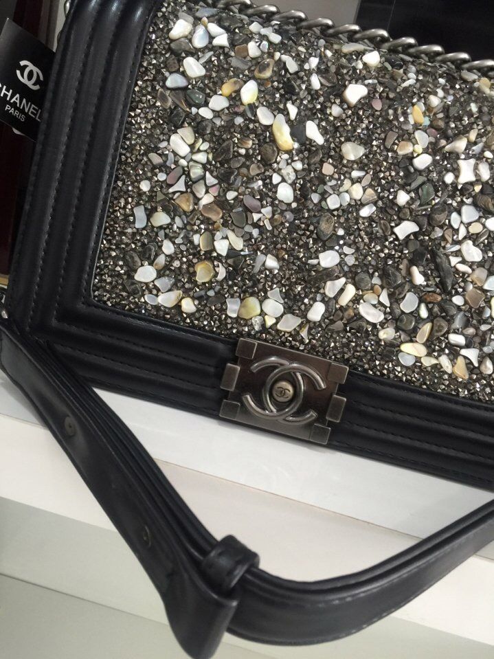 Túi Xách Chanel Boy Đính Đá Hàng Chuẩn F1-Giao Tại SHOP Đẹp 102