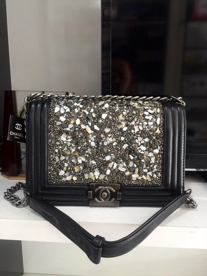 Túi Xách Chanel Boy Đính Đá Hàng Chuẩn F1-Giao Tại SHOP Đẹp 102