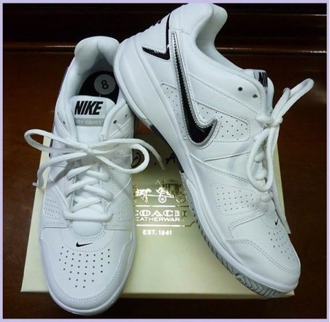 GN 48 - GIẦY THỂ THAO " NIKE " size 8.5 US = 42 VN (cực nhẹ & chất)