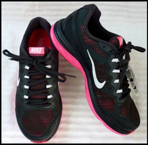 GN 51 - GIẦY THỂ THAO " NIKE  running " SIZE US 8= 39 VN cực nhẹ