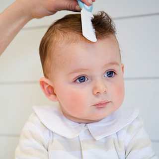 Cắt tóc máu cho con các mẹ nên đọc