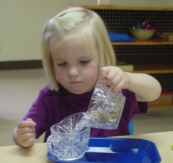 Kỹ năng dạy con thông minh theo phương pháp Montessori