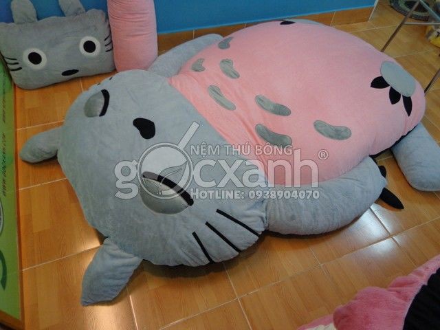 Nệm thú bông Totoro ngủ ngon (1.4 x 2.2m)