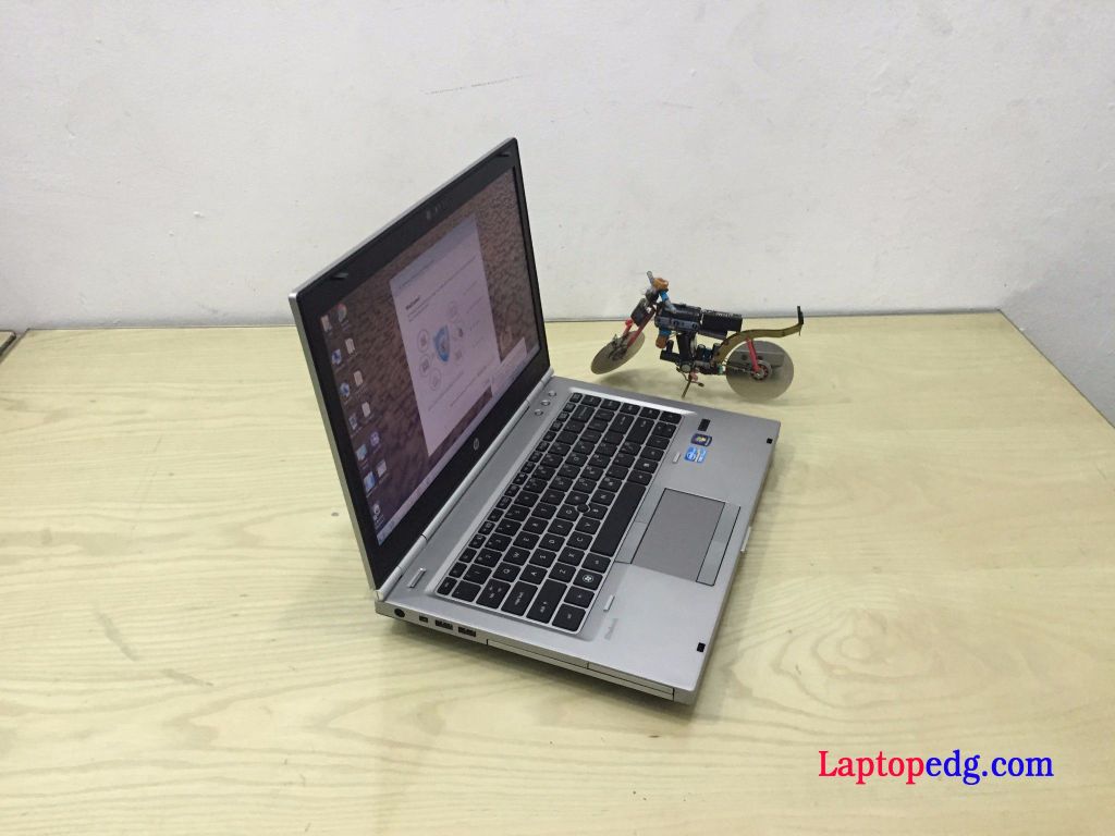 HP 8470p ( i5-3320, Ram 4G, Ổ 320G, Cạc rời, 14.0 LED )