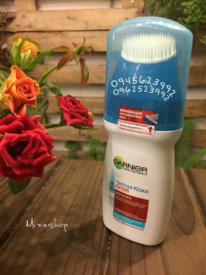 SỮA RỬA MẶT GARNIER KÈM CỌ RỬA MẶT