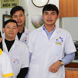 Team bác sĩ nam