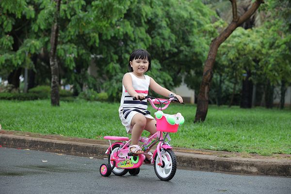 xe đồ chơi trẻ em cao cấp