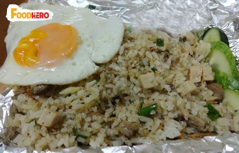 cơm chiên cá mặn gà xé