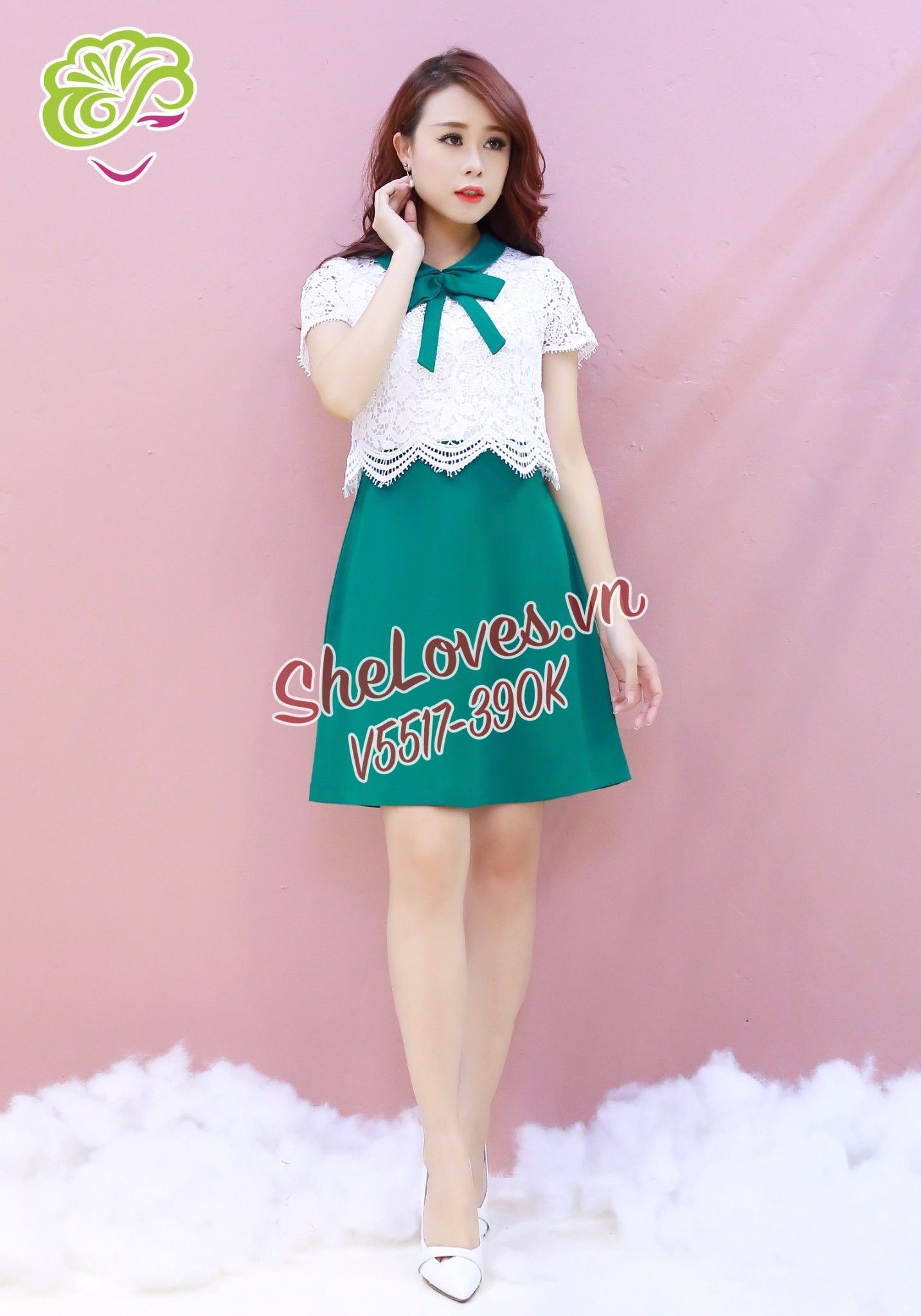 Váy form A phối ren lửng nền xanh