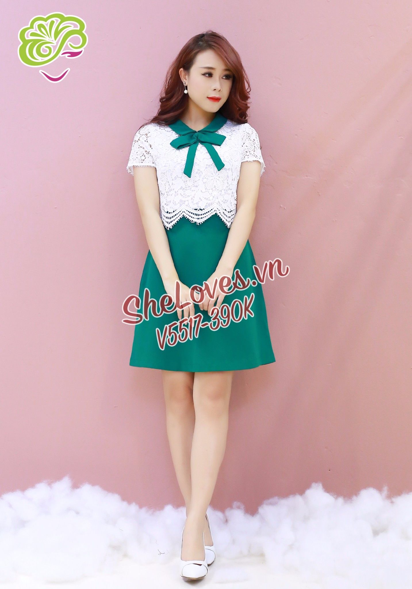 Váy form A phối ren lửng nền xanh
