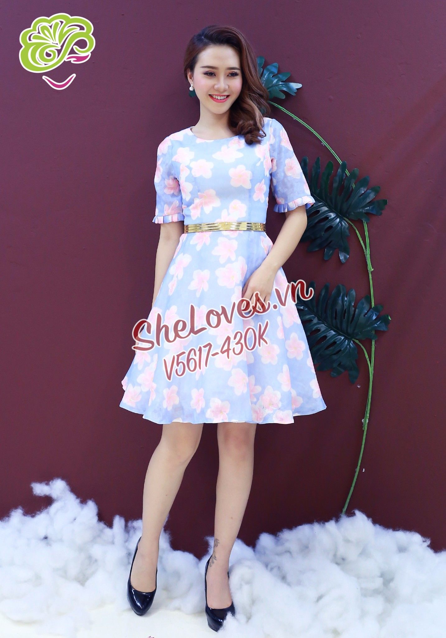 Váy xòe tay lửng hoa sứ nền xanh