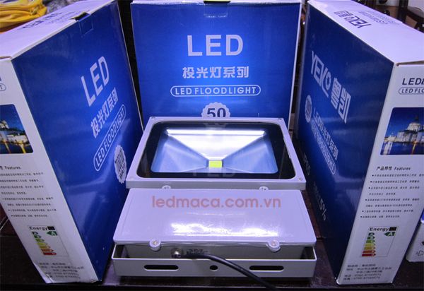 den pha led 100w, den led pha chieu sang, đèn pha led hắt sáng