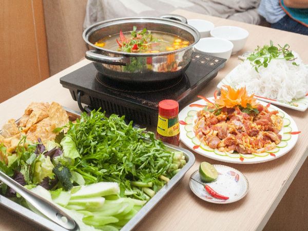 "MUA LẨU HẾT NĂM, GIẢM NĂM MƯƠI PHẦN TRĂM"