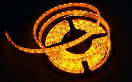 Ứng dụng của đèn led dây dán 3528 màu vàng đậm