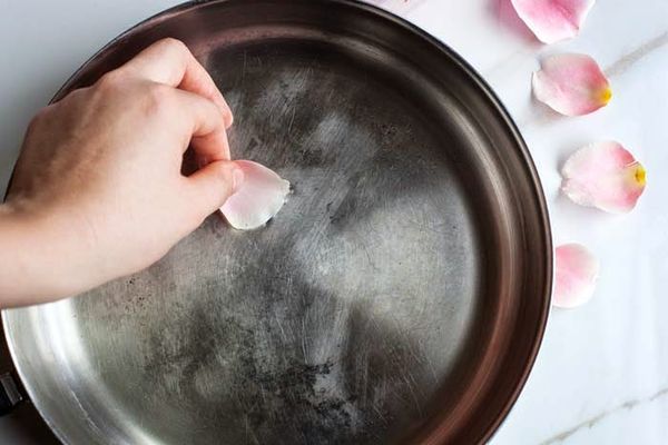 Cách làm kem dưỡng ẩm từ trà dâm bụt