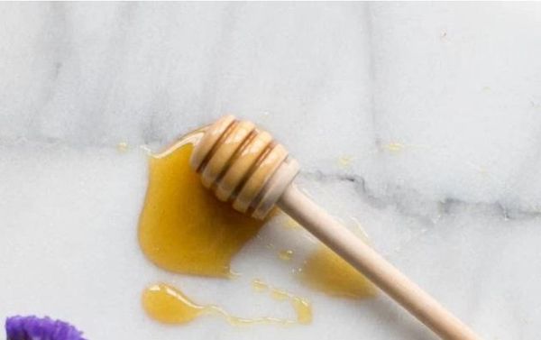 Cách phục hồi tóc chẻ ngọn với trứng gà