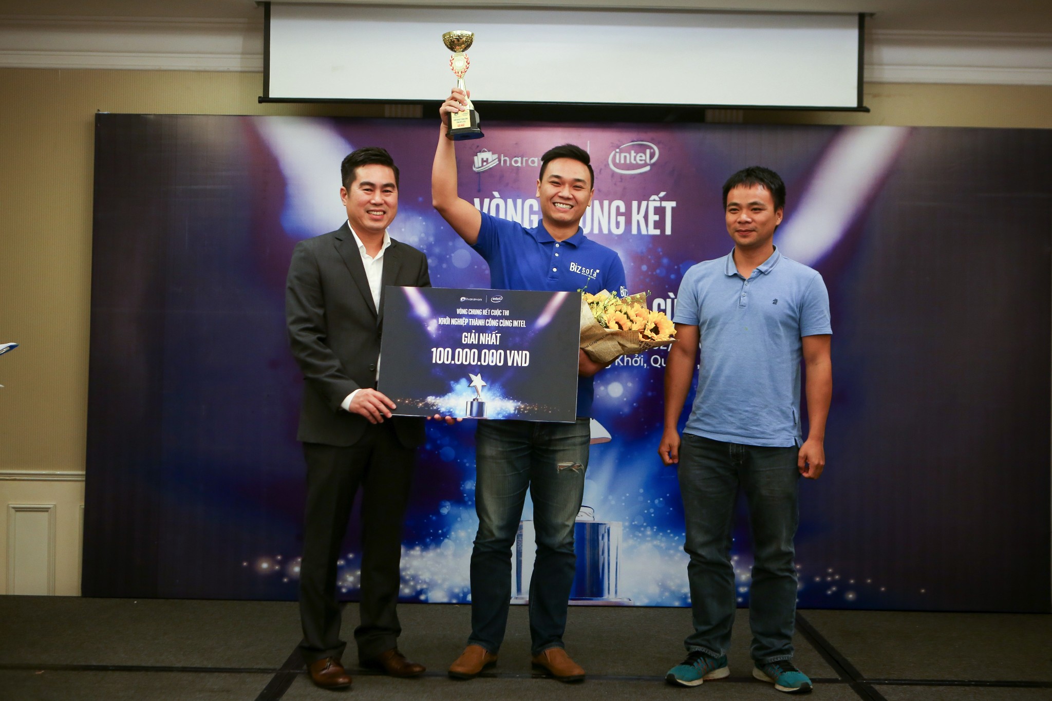 Bizsofa đoạt giải nhất cuộc thi Khởi nghiệp thành công cùng Intel và Haravan