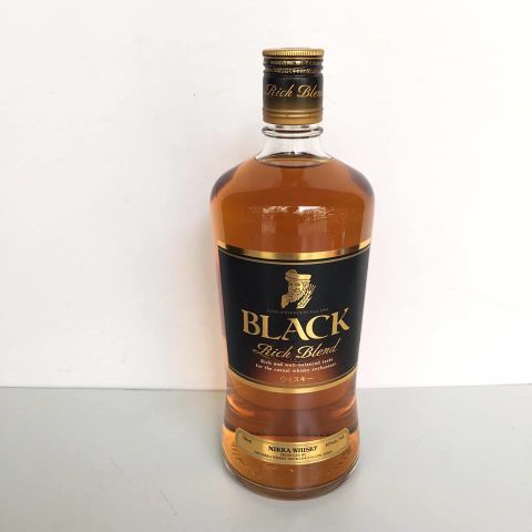 Whisky Black Rich Blend Nhật Bản