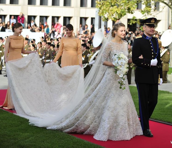 9 bộ váy trắng ấn tượng nhất của các mỹ nhân trong phim điện ảnh và truyền  hình Trung Quốc
