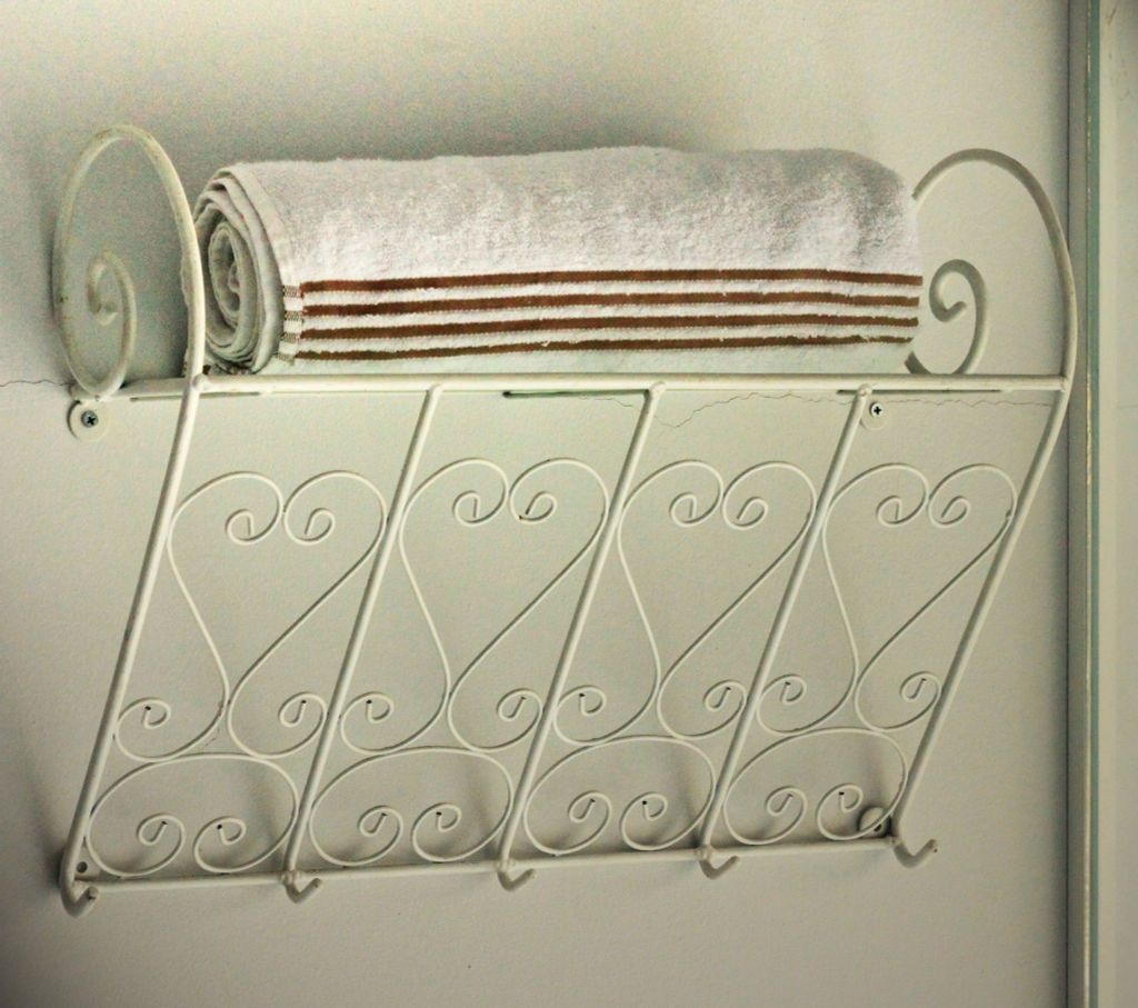 kệ sắt mỹ thuật phòng tắm