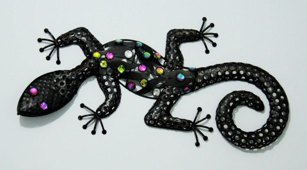 tranh sắt nghệ thuật phong thủy thằn lằn