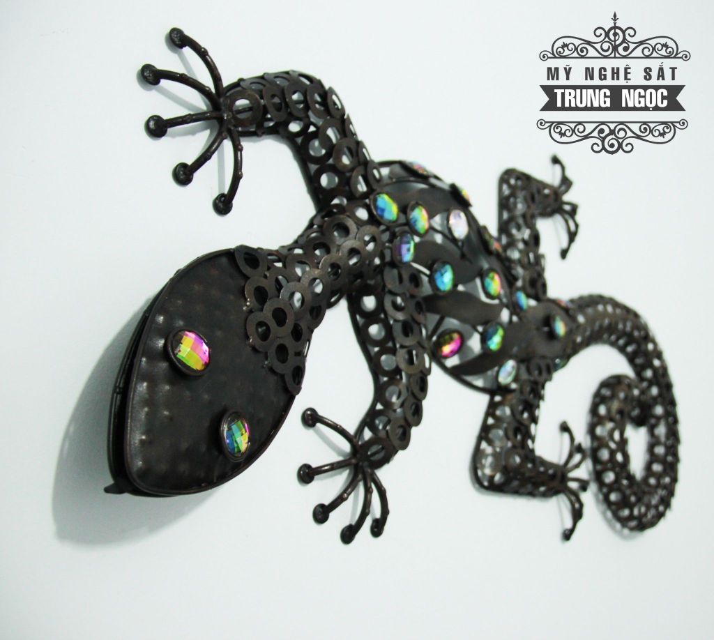 tranh sắt nghệ thuật phong thủy thằn lằn