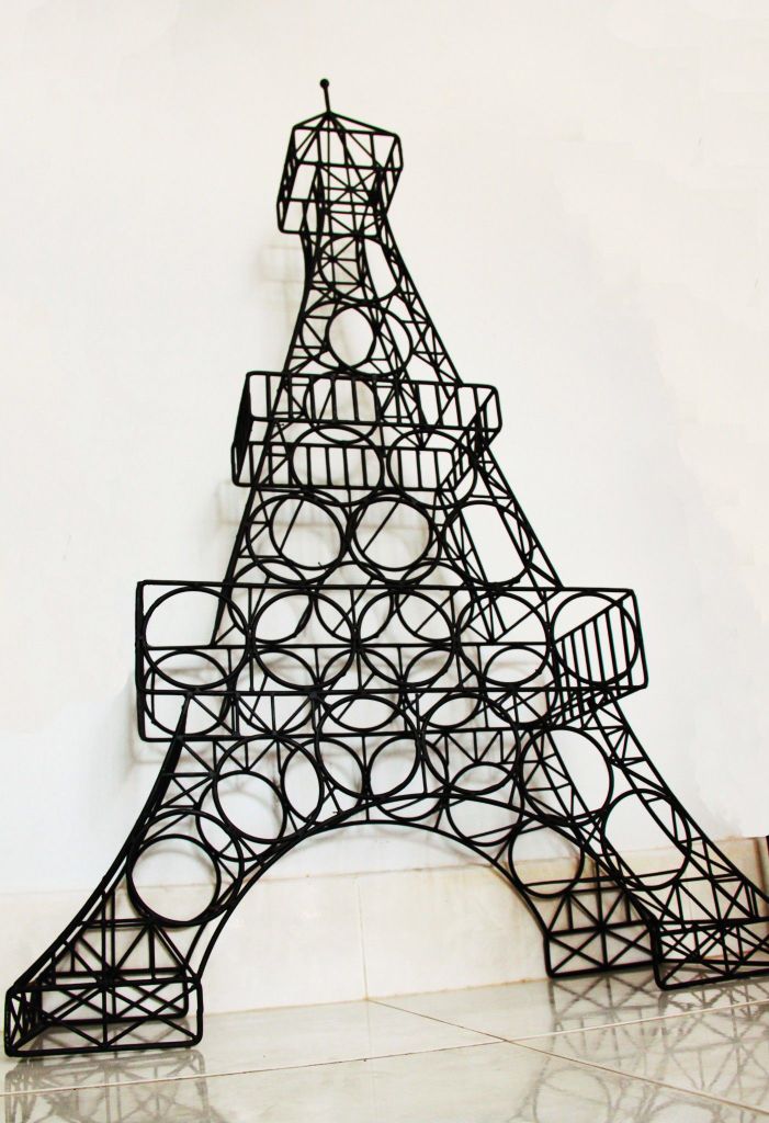 ke ruou hinh thap eiffel bang sat my thuat