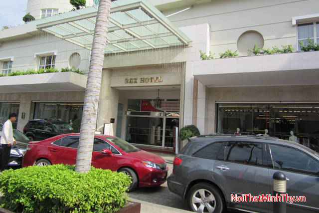 Rex Hotel chọn Nội Thất Nhựa Giả Mây Minh Thy là nhà cung cấp bàn ghế nhựa giả mây